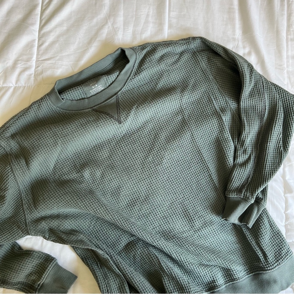 Aerie Lightweight Green Knit Sweater